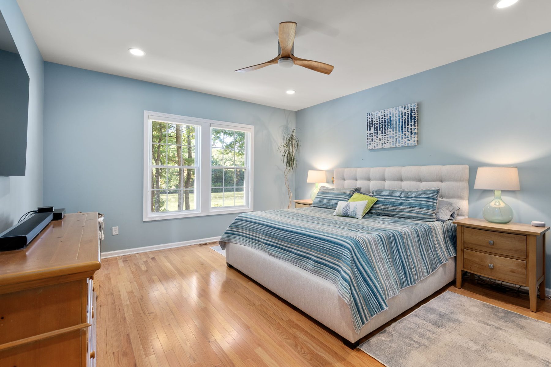 14 Iris Court — primary bedroom