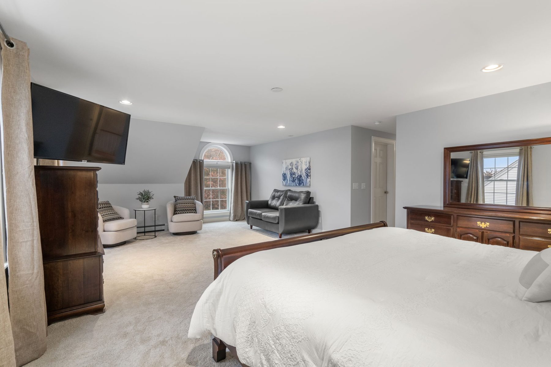 2 Chapman Knoll in Canton — primary suite