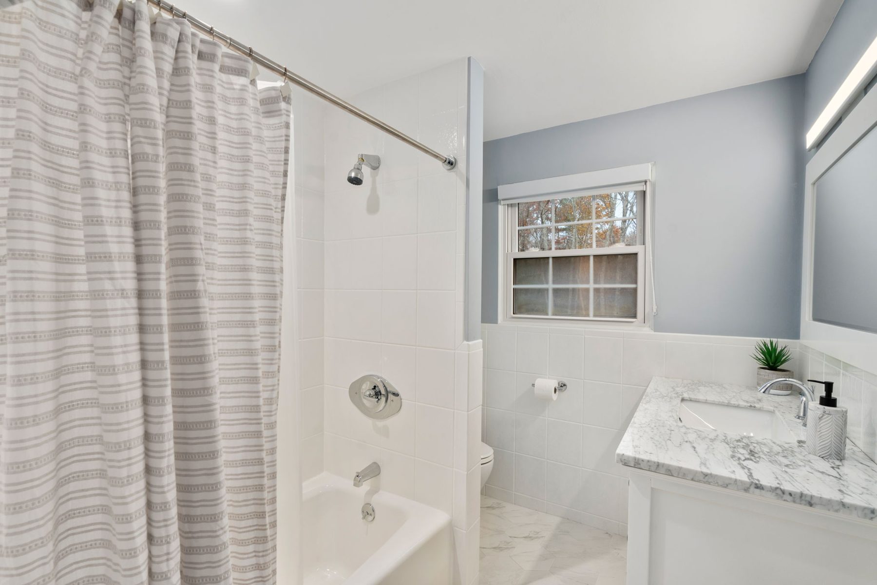 52 Condor Rd, Sharon — Hall bath
