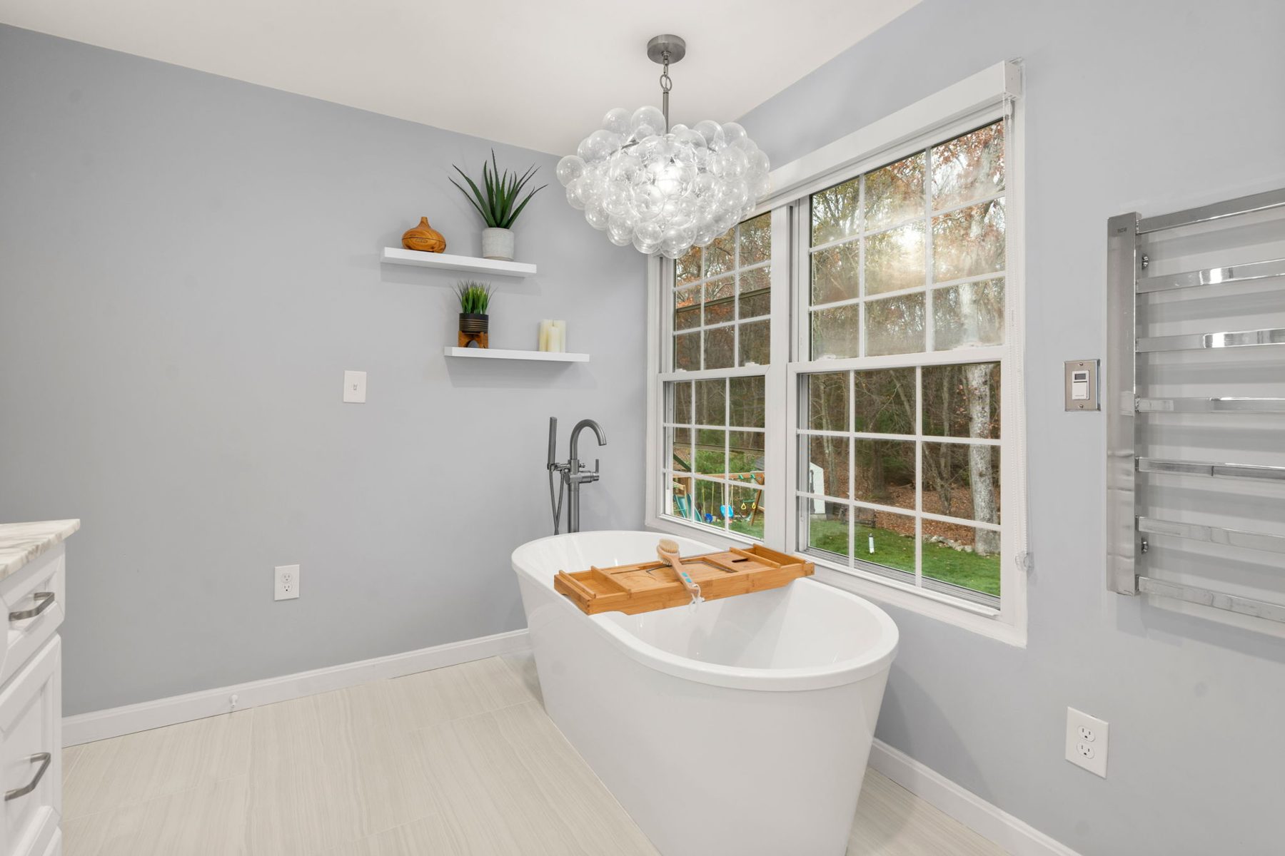 52 Condor Rd, Sharon — Primary bath, freestanding tub