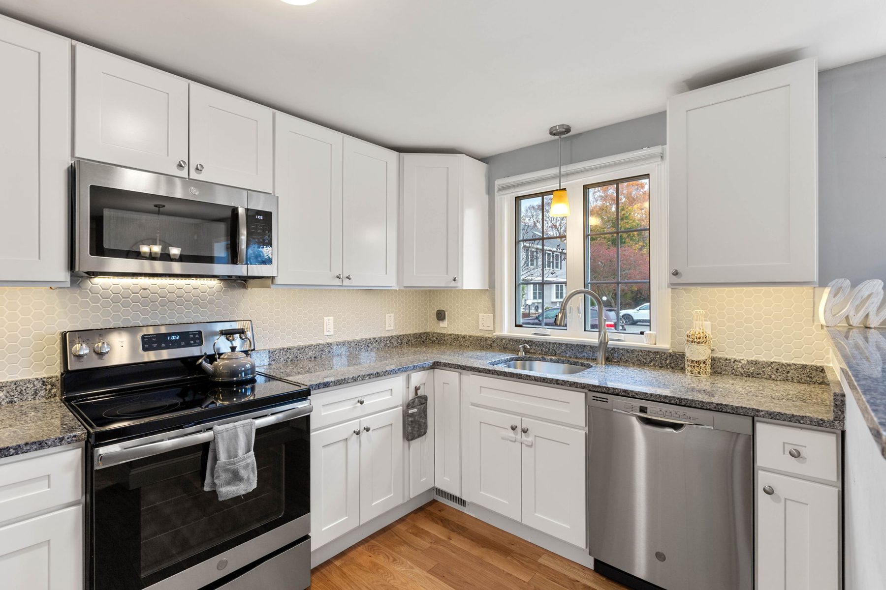 75 Foundry St — kitchen