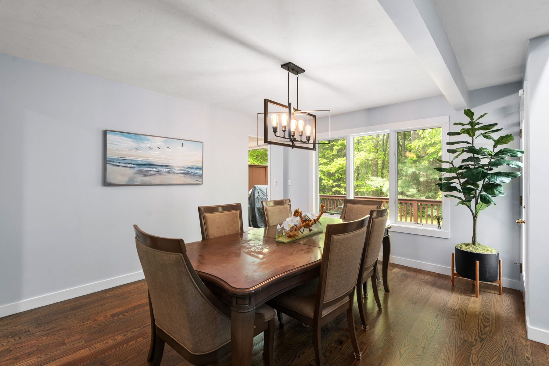 39 Orchard Hill Dr — dining room