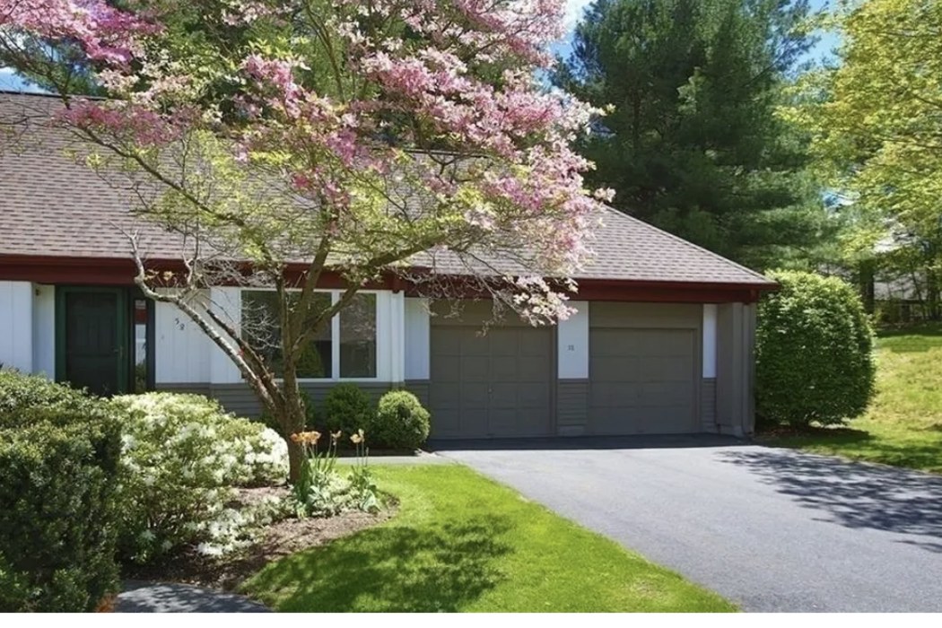 58 Cortland Dr, Sharon