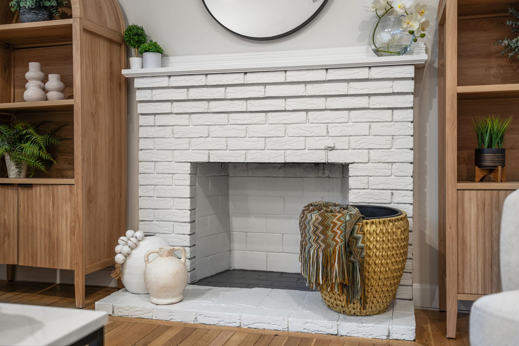 11 Wilshire Dr, Sharon — Fireplace detail